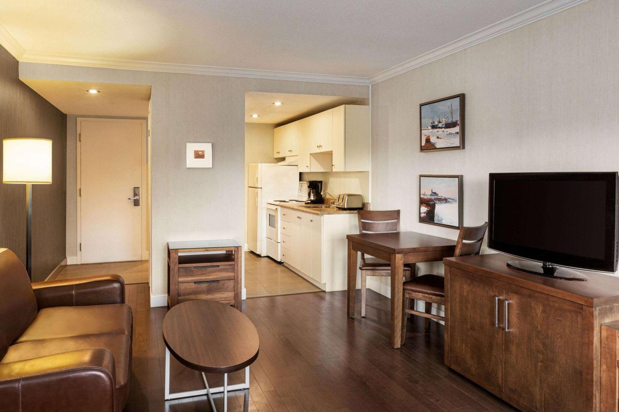 Atlantic Host Hotel, Trademark Collection By Wyndham Bathurst Bagian luar foto