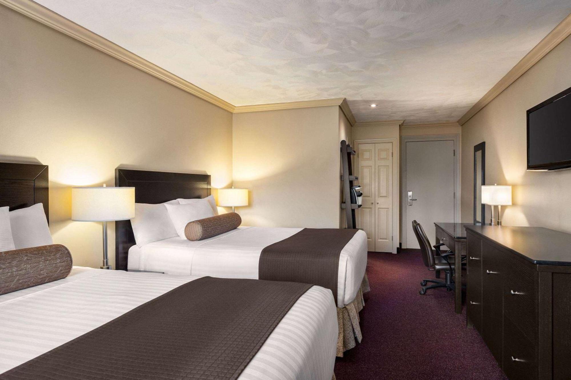 Atlantic Host Hotel, Trademark Collection By Wyndham Bathurst Bagian luar foto