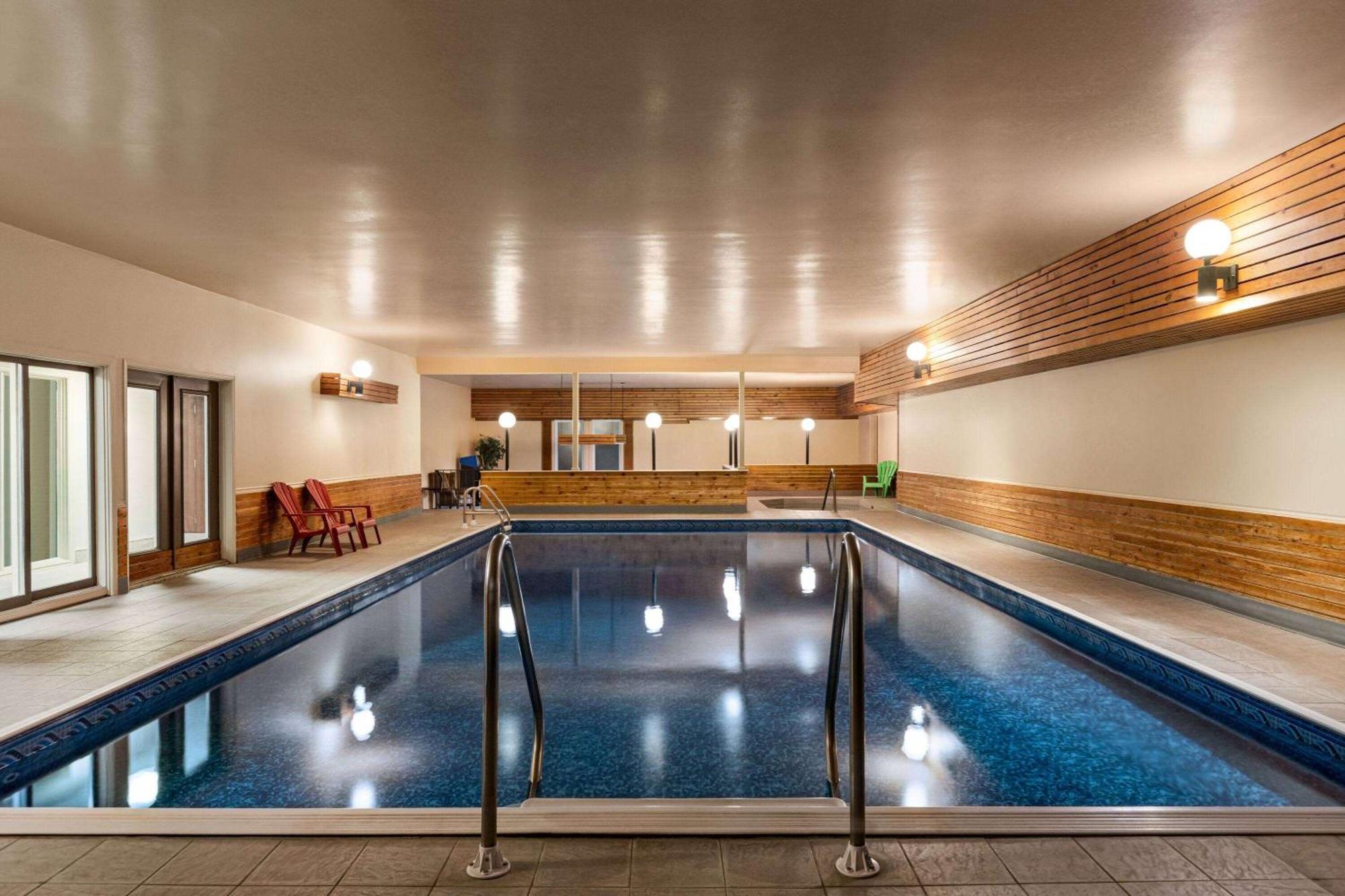 Atlantic Host Hotel, Trademark Collection By Wyndham Bathurst Bagian luar foto