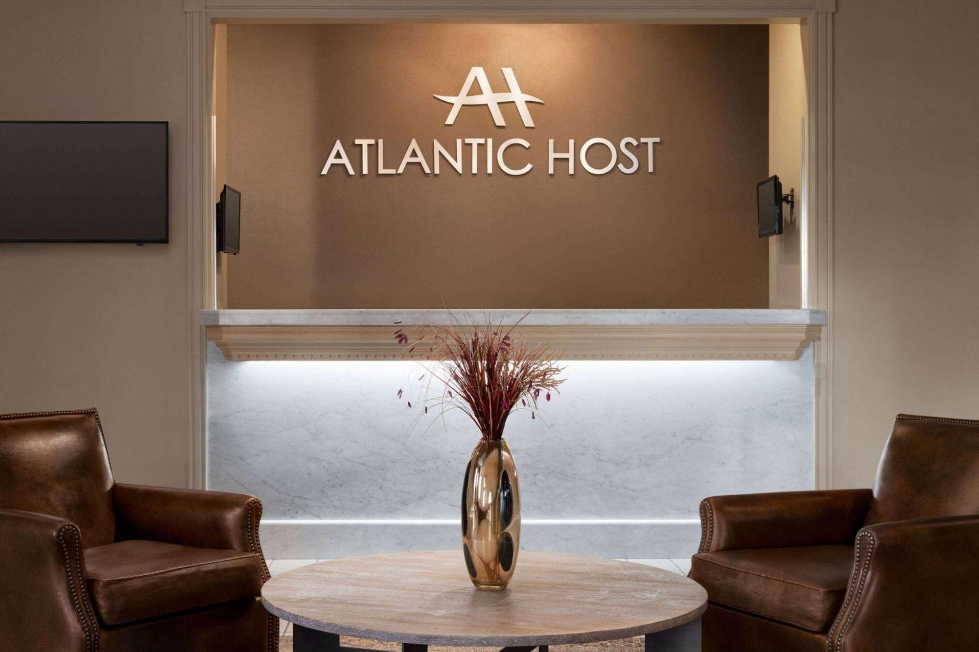 Atlantic Host Hotel, Trademark Collection By Wyndham Bathurst Bagian luar foto